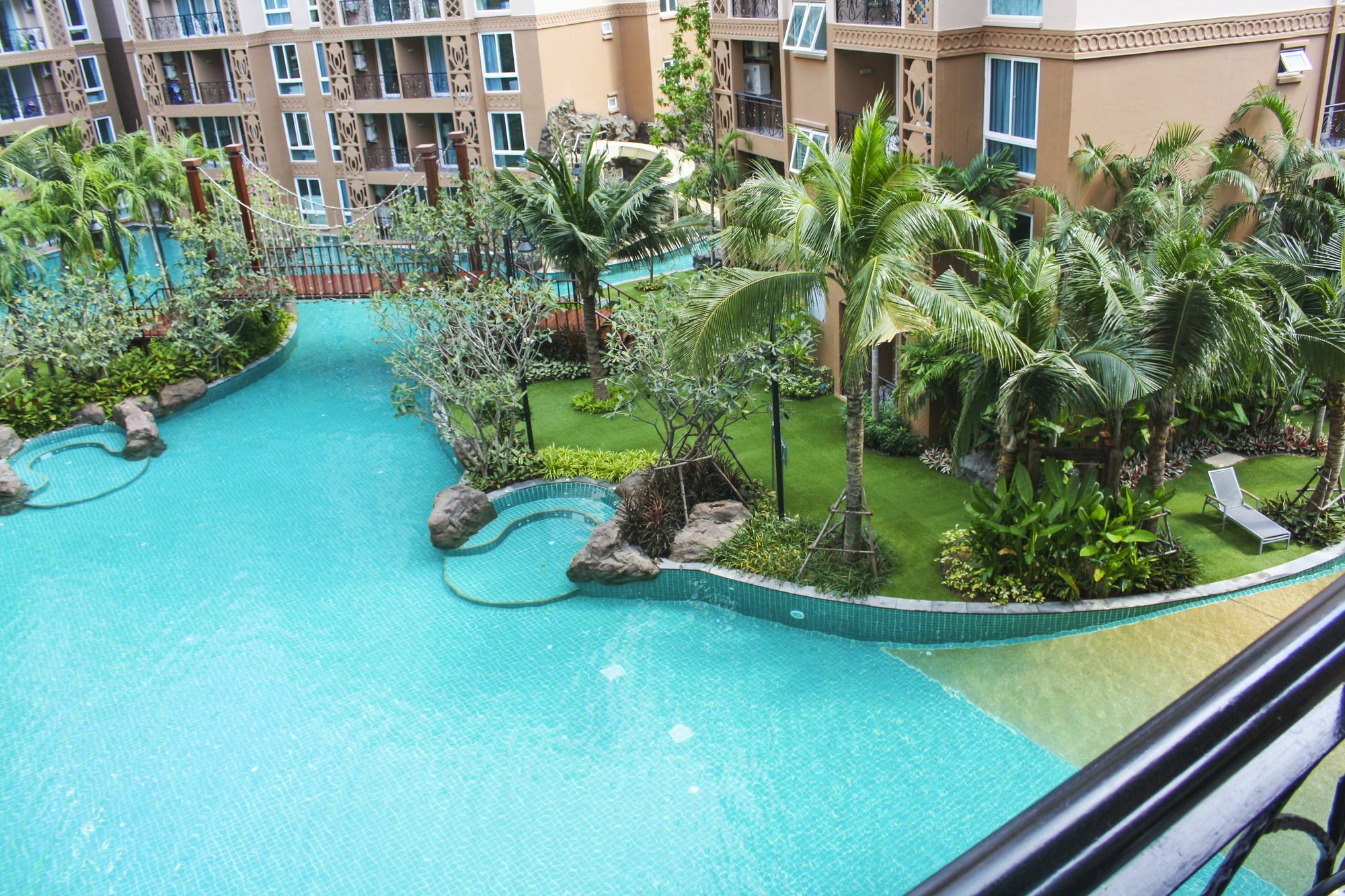 Atlantis Condo Resort Pantai Jomtien Bagian luar foto